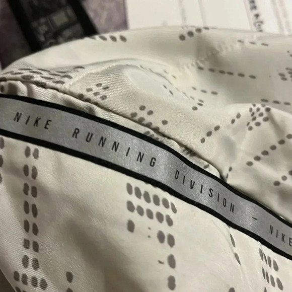 Nike running shorts - Picture 6 of 6